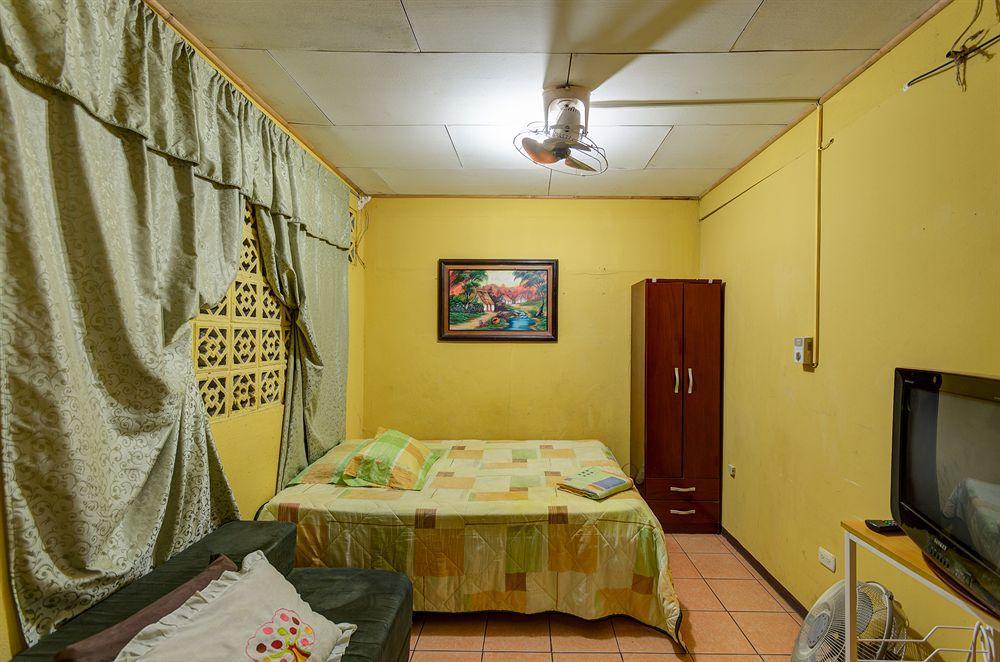 Cabinas Madeleine Puntarenas Extérieur photo