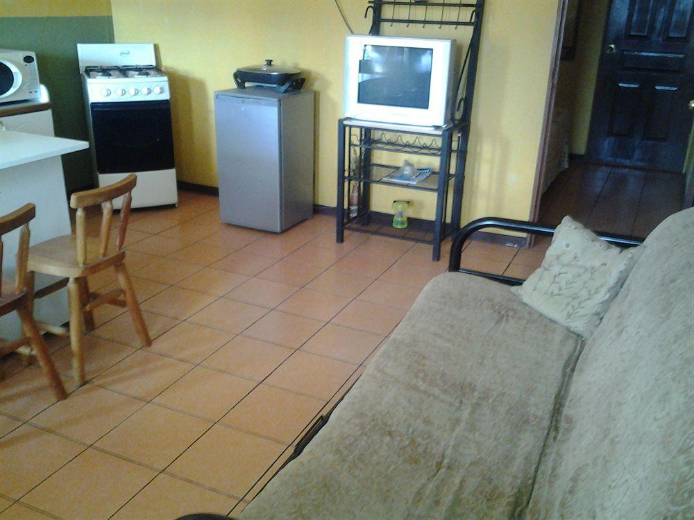 Cabinas Madeleine Puntarenas Extérieur photo