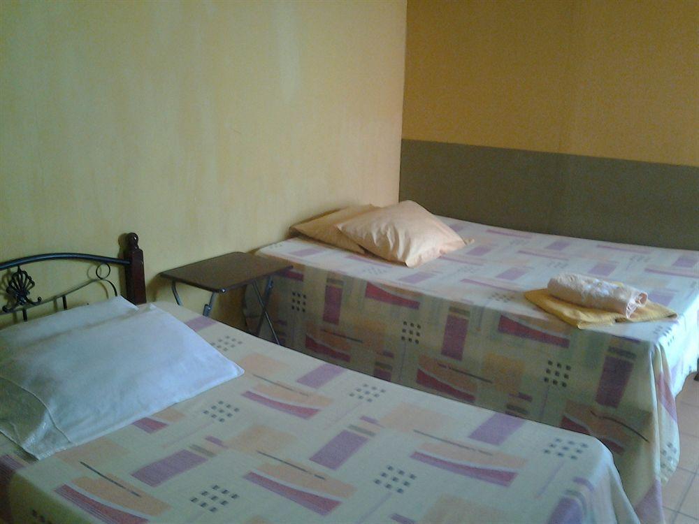 Cabinas Madeleine Puntarenas Extérieur photo