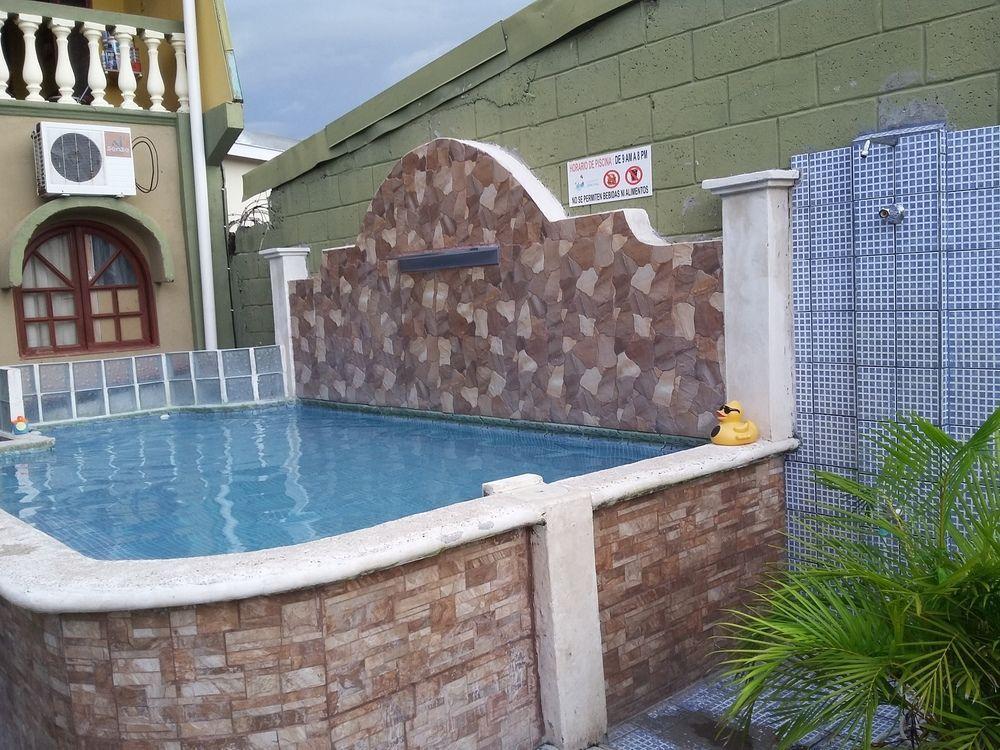Cabinas Madeleine Puntarenas Extérieur photo