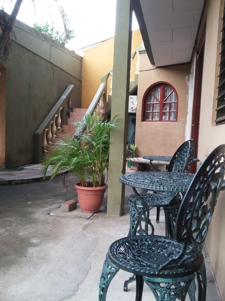 Cabinas Madeleine Puntarenas Extérieur photo