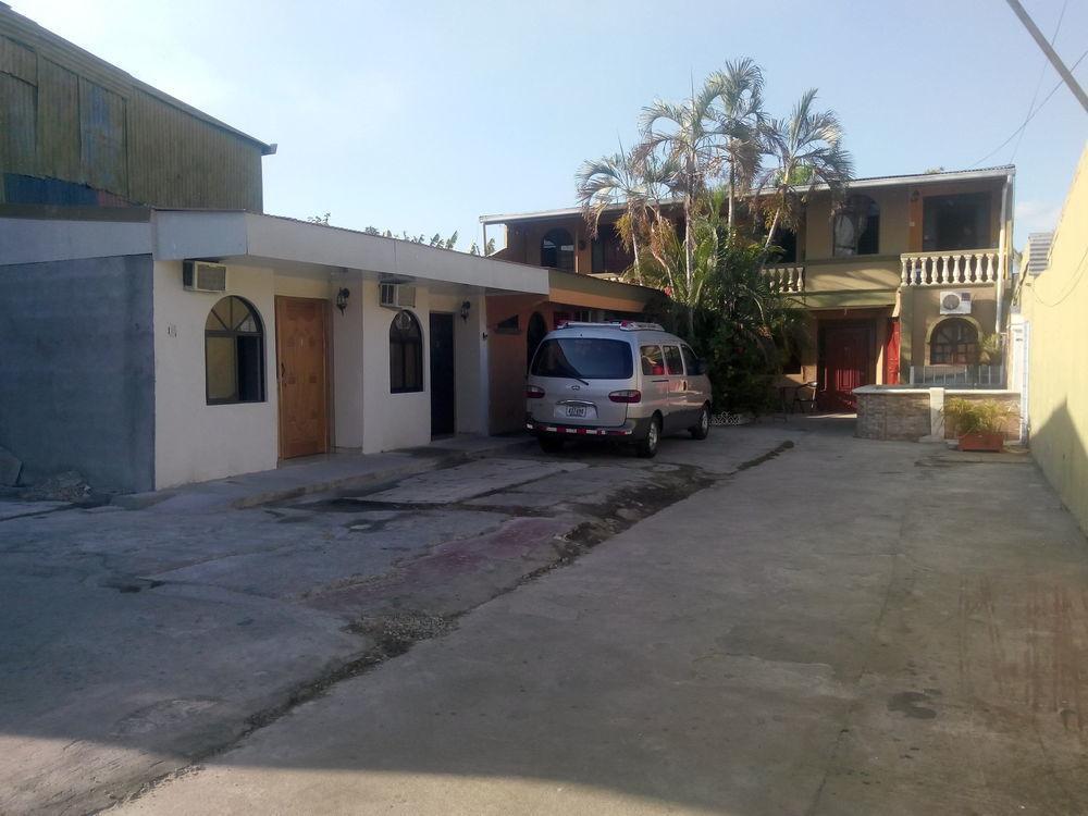 Cabinas Madeleine Puntarenas Extérieur photo