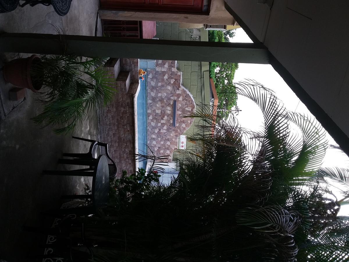 Cabinas Madeleine Puntarenas Extérieur photo