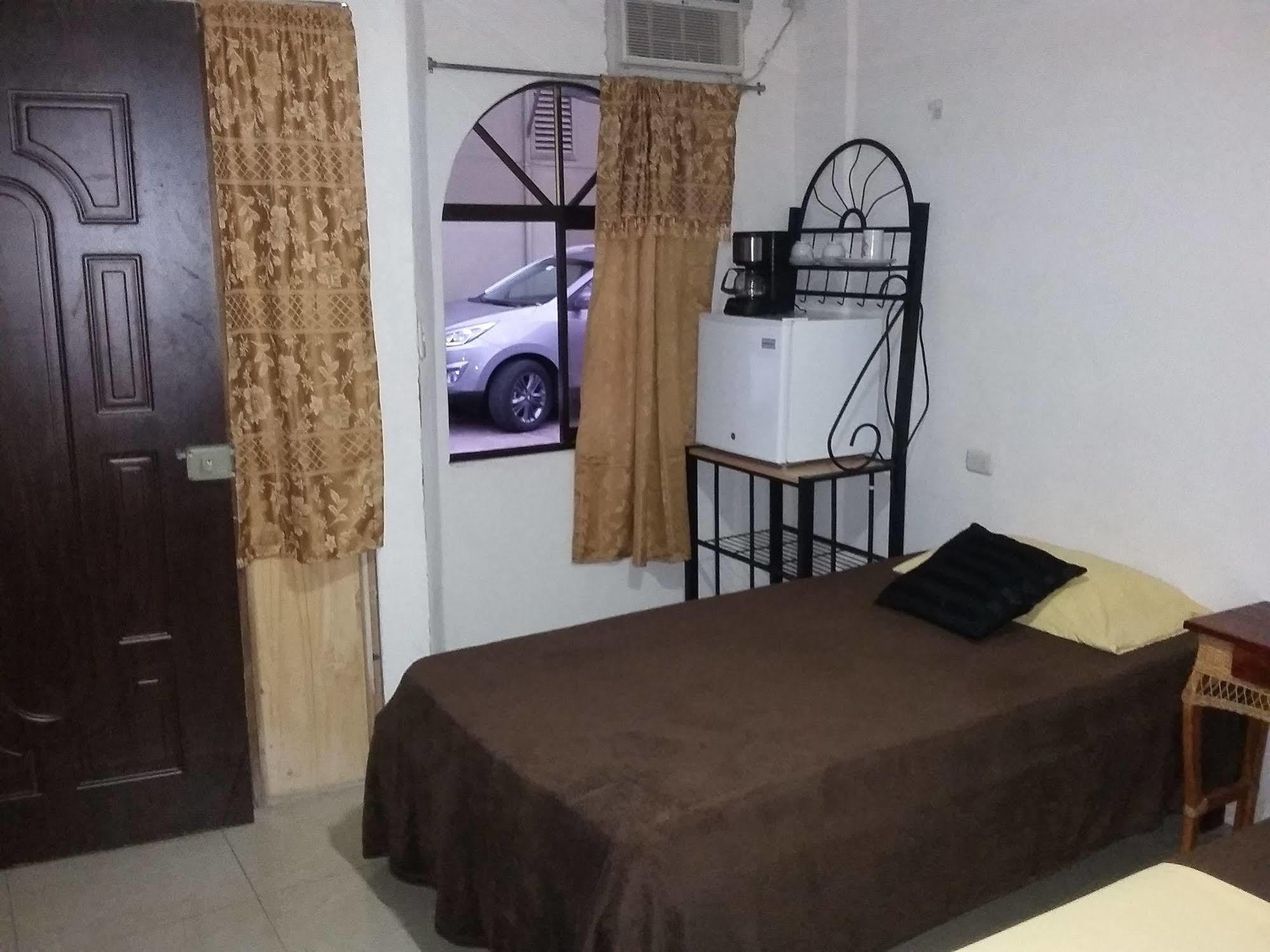Cabinas Madeleine Puntarenas Extérieur photo