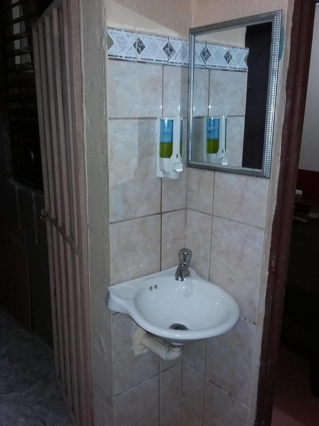Cabinas Madeleine Puntarenas Extérieur photo